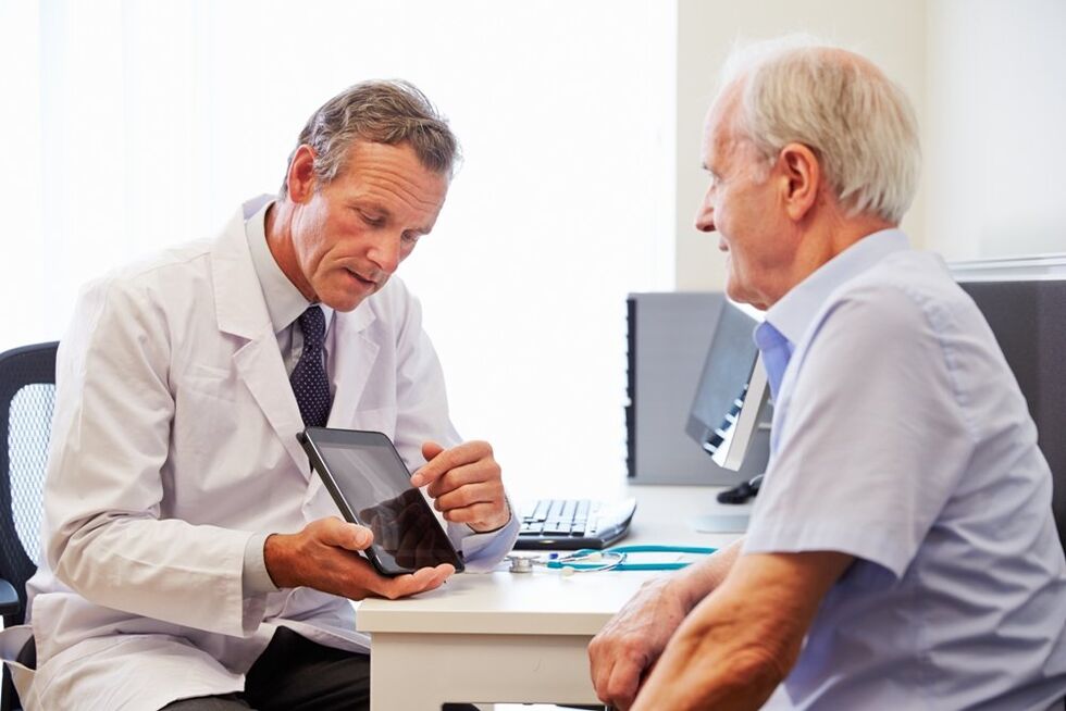 Pasyente nga adunay prostatitis sa appointment sa doktor